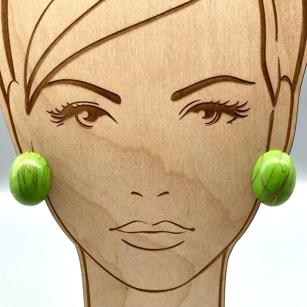 Splatter Paint Artsy Green Earrings, Vintage Lucite and Elegant Gold Oval Clip